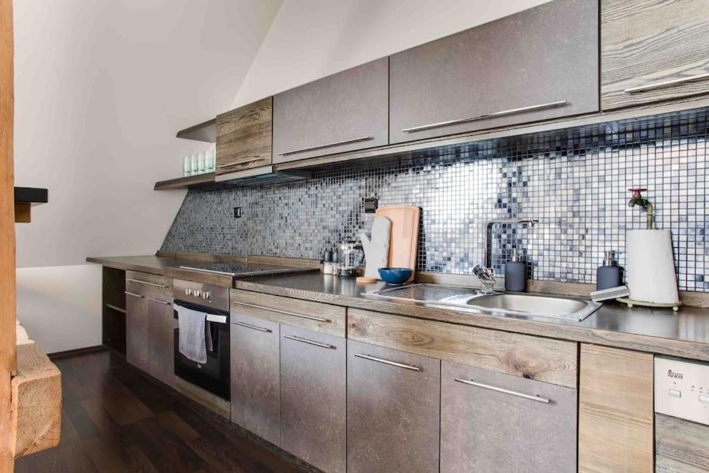 Unique City Centre Duplex, Roof Top Terrace, Castle View Apartment